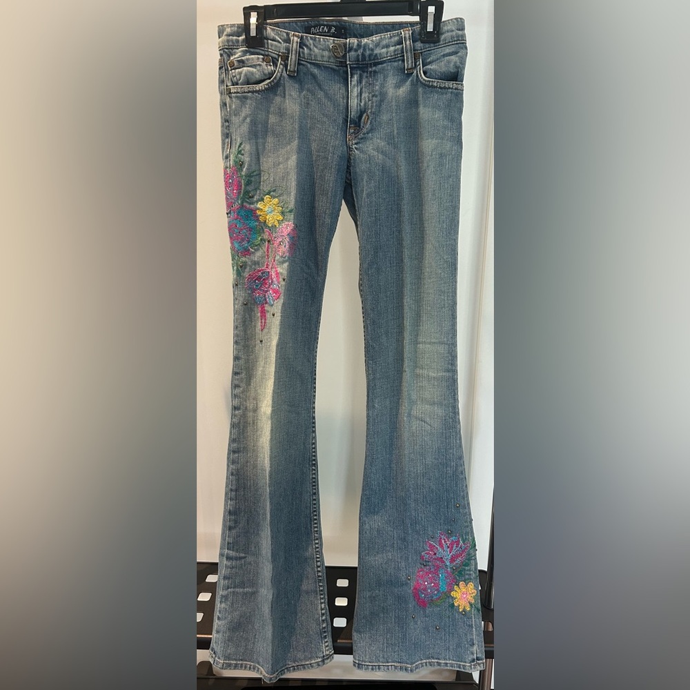 PRICE LOWERED!!  
Allen B by Allen Schwartz embroidered denim. 28/33.5 inseam